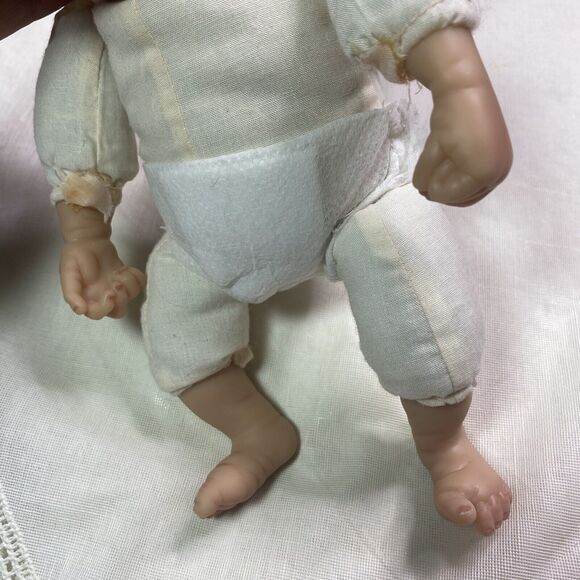 Tiny Emmy Ashton Drake ADG 06 Lifelike Newborn Reborn Baby Doll Posable 10" - Picture 8 of 9